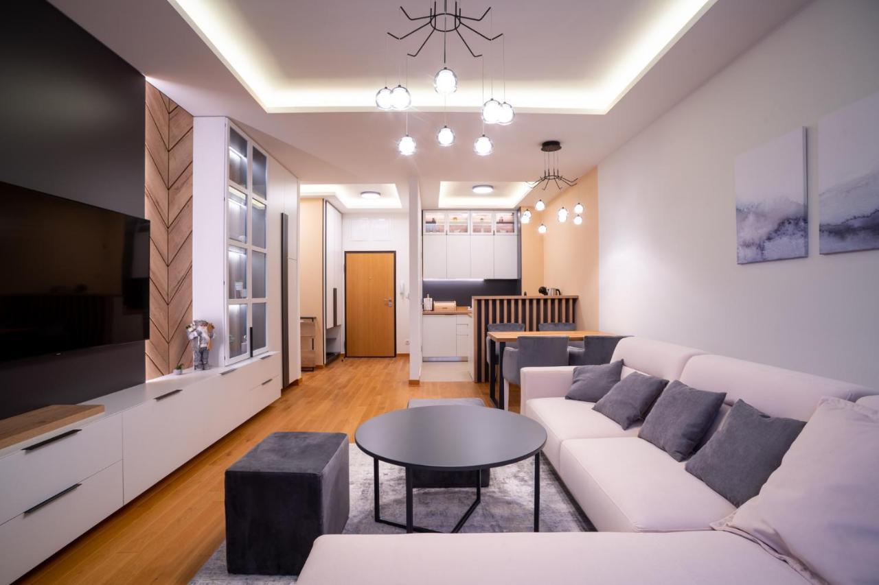 Apartman G8 Deluxe Pale Buitenkant foto