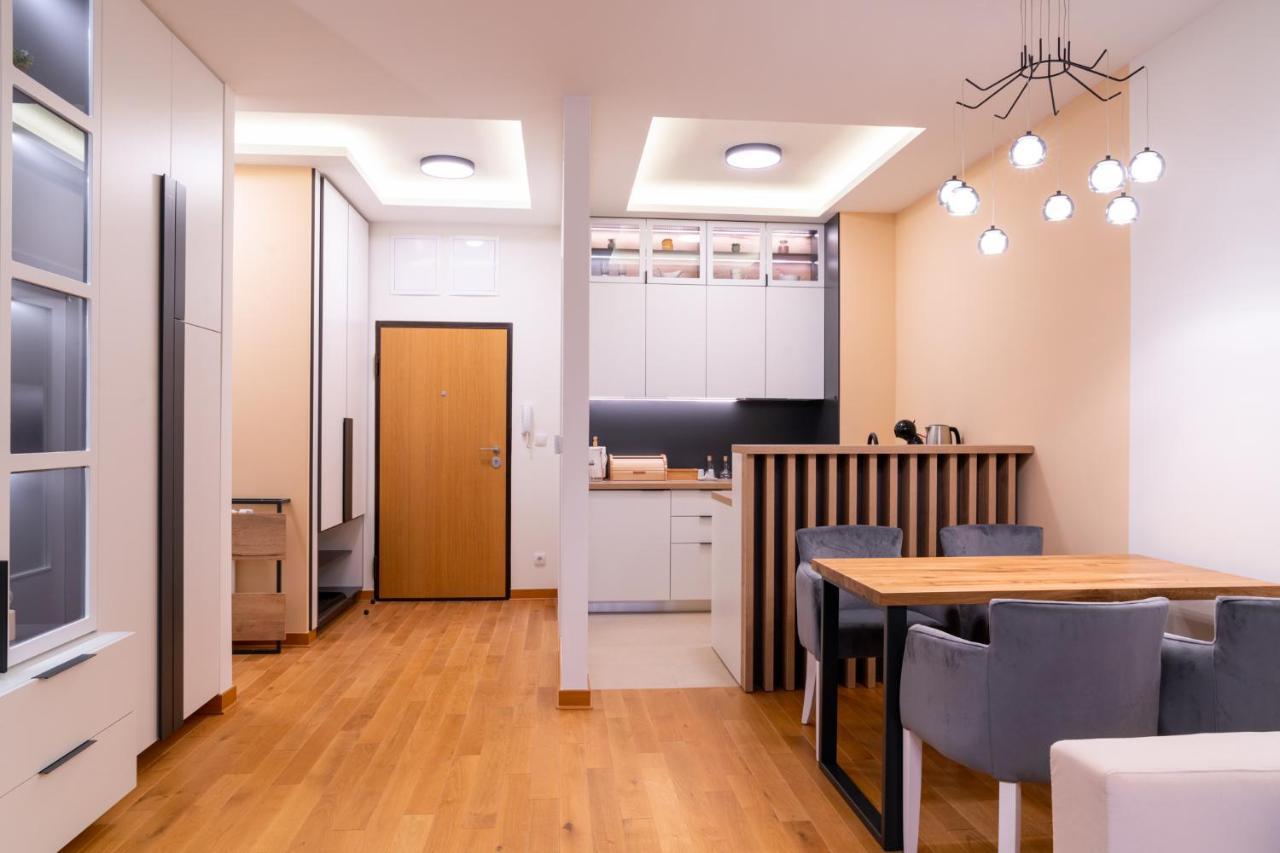 Apartman G8 Deluxe Pale Buitenkant foto